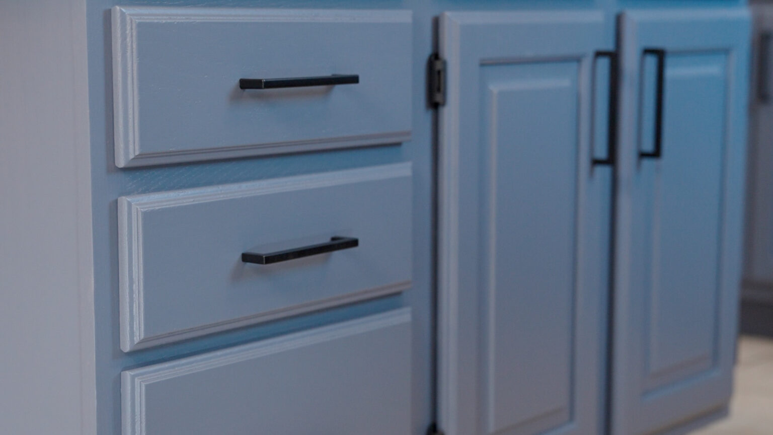Modern kitchen makeover using professional spray enamel